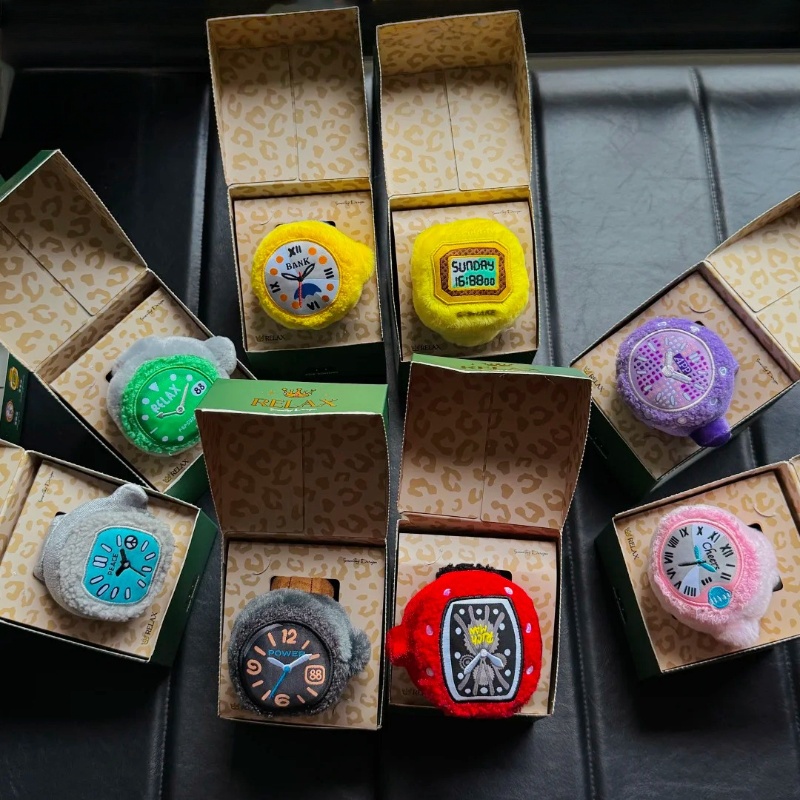 En Stock, reloj de relajación  - Jewelry With Watches reseña y precio