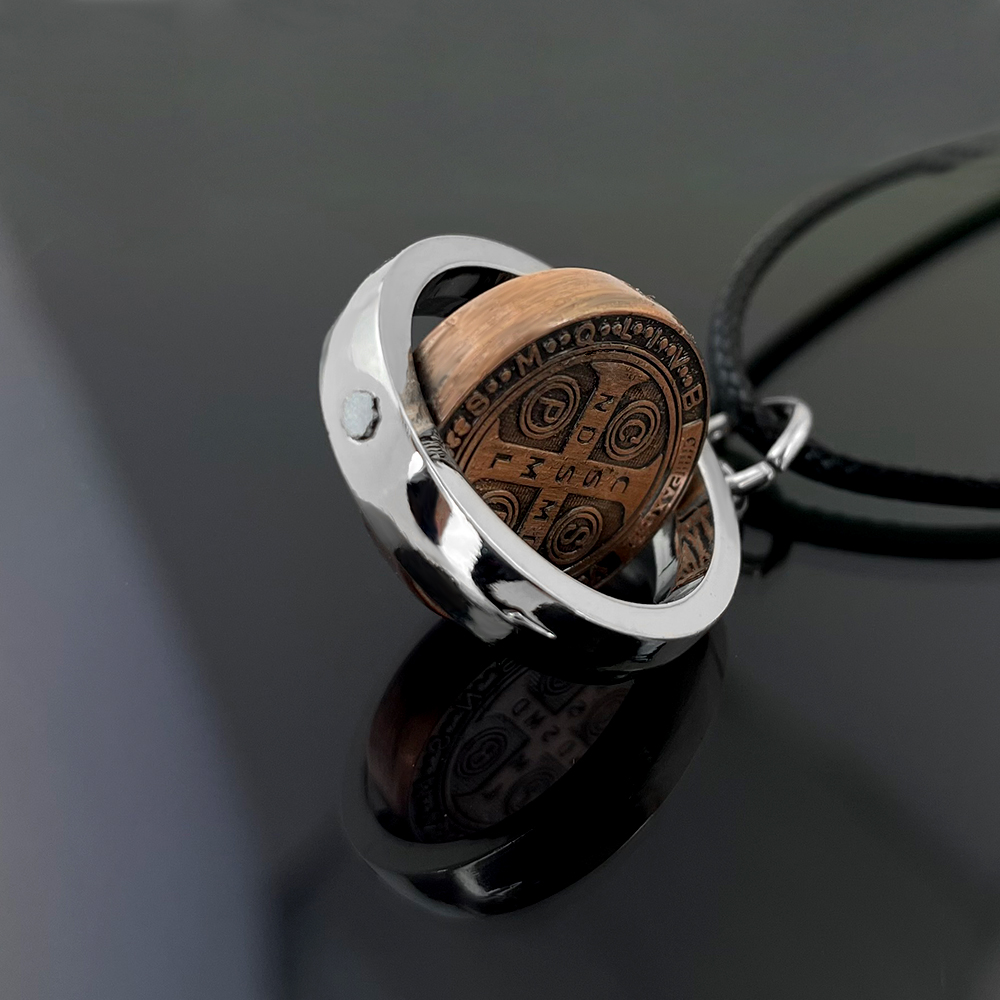 Nuevo Collar con Medalla de Sa - Jewelry & Watches Company reseña y precio