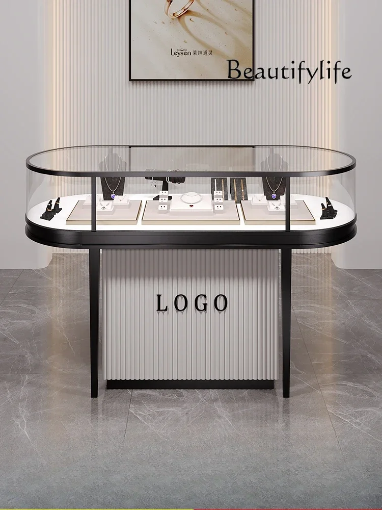 Vitrina de Joyería Ovalada de  - Jewelry Y Watches reseña y precio